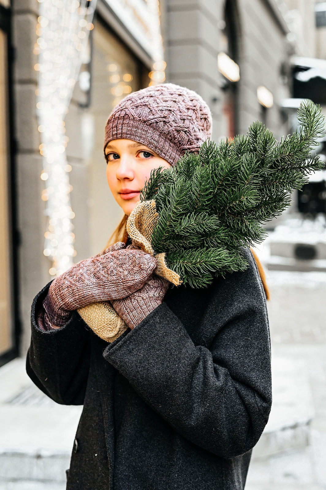 Опис вʼязання Brescul Mittens