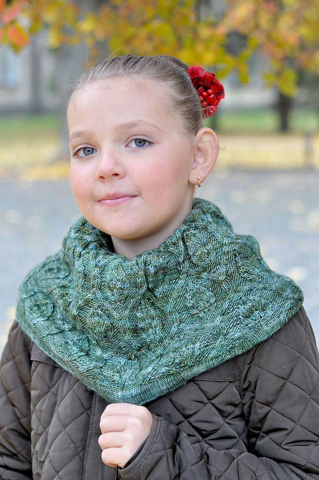 Опис вʼязання Dancing Leaves Snood
