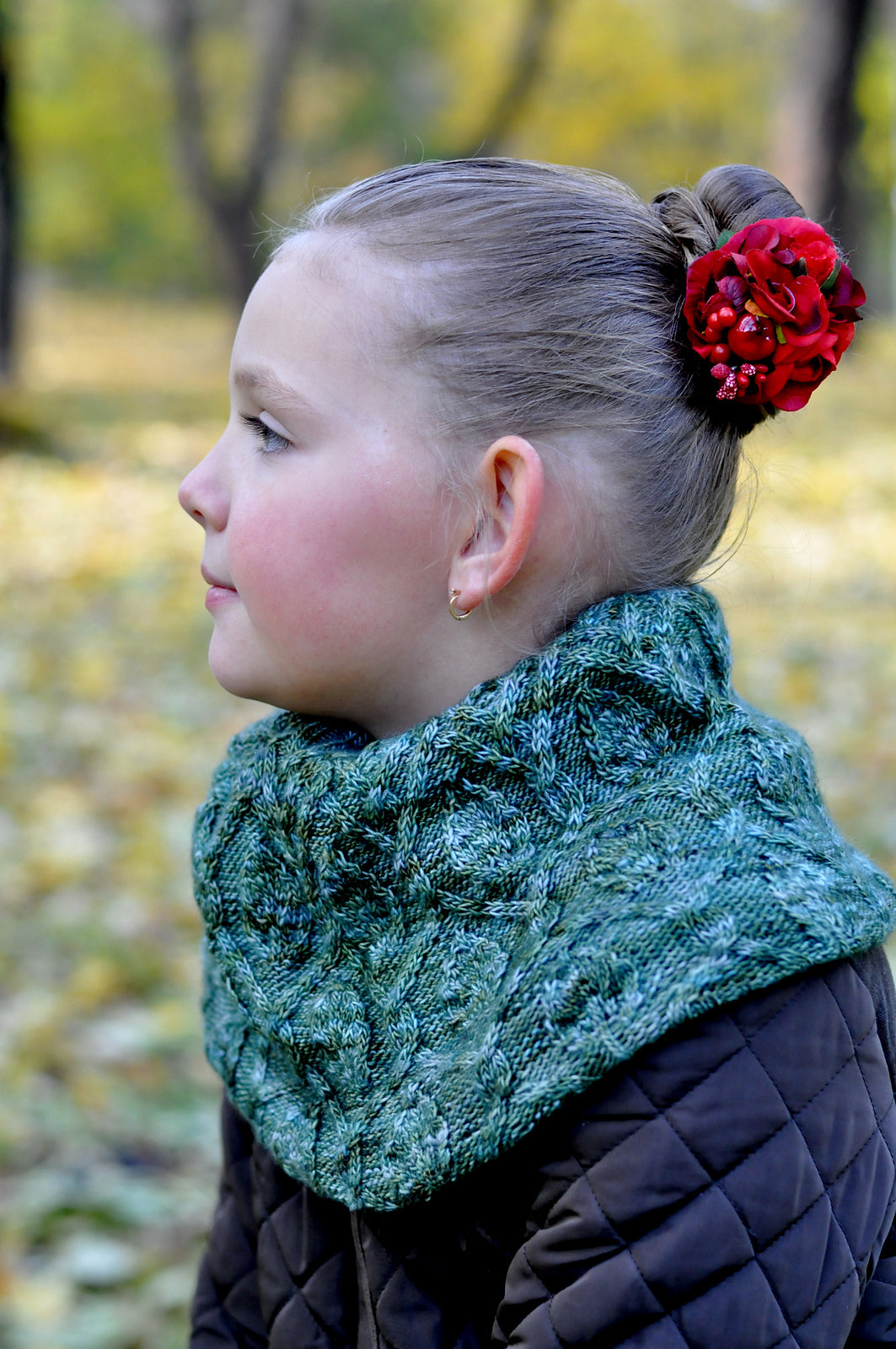 Опис вʼязання Dancing Leaves Snood