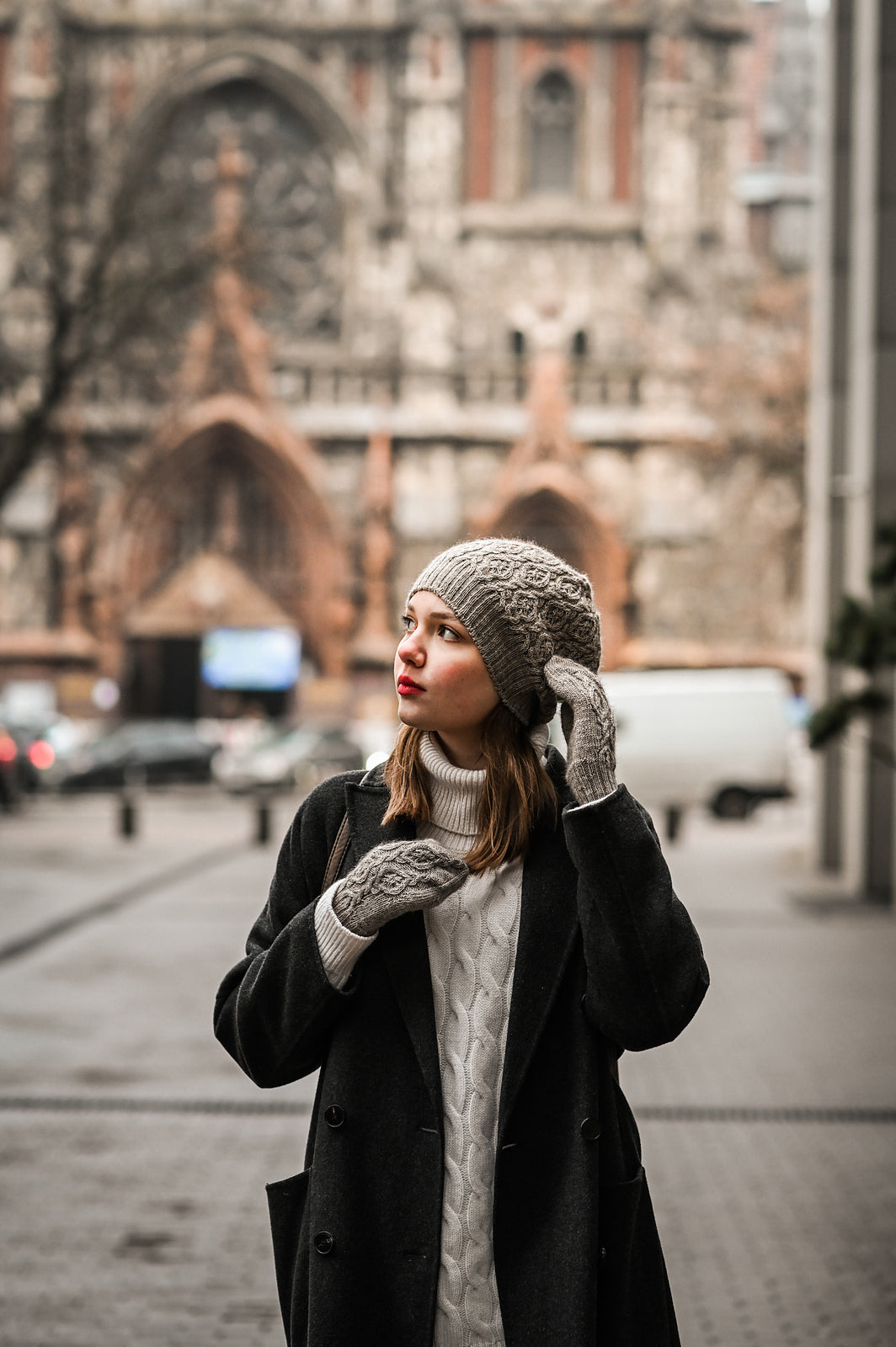 Опис вʼязання Old Town's Story Mittens