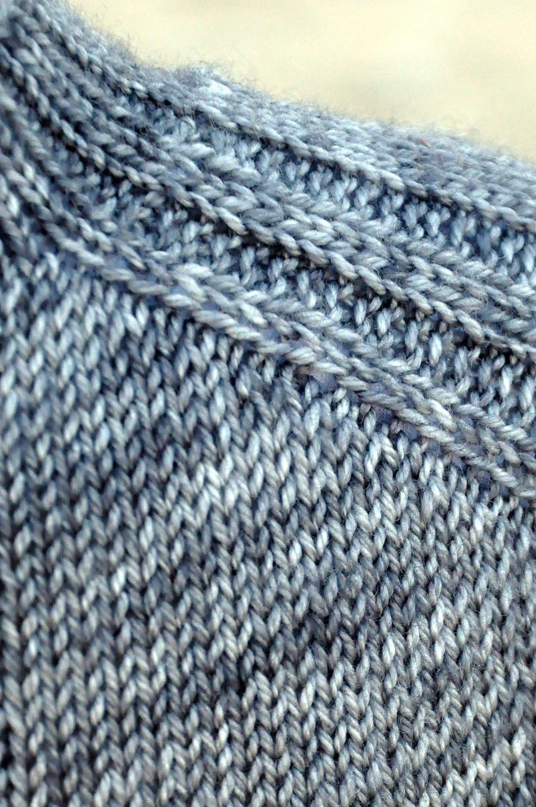 Опис вʼязання Gossamer Sweater