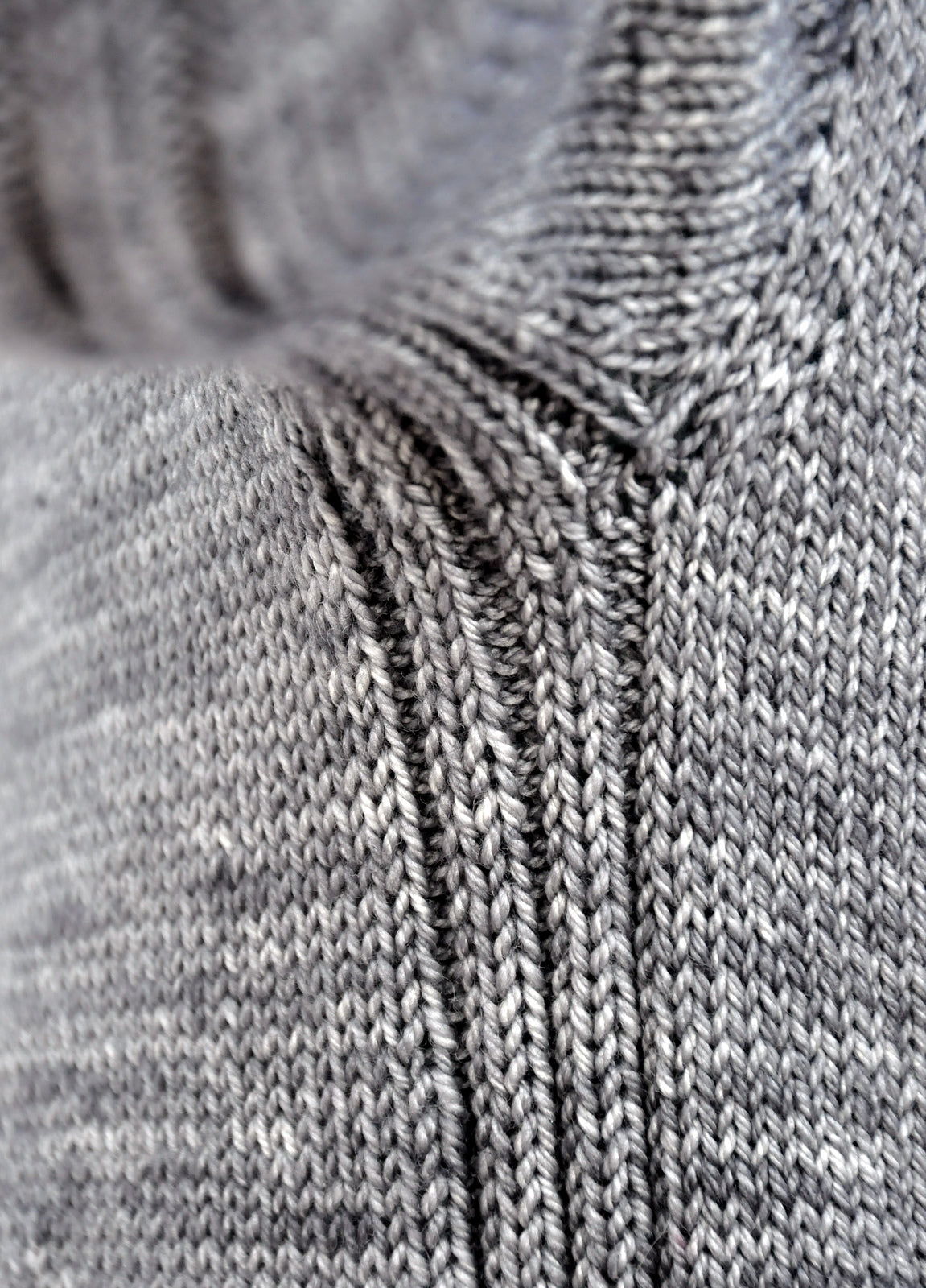 Опис вʼязання Gossamer Sweater