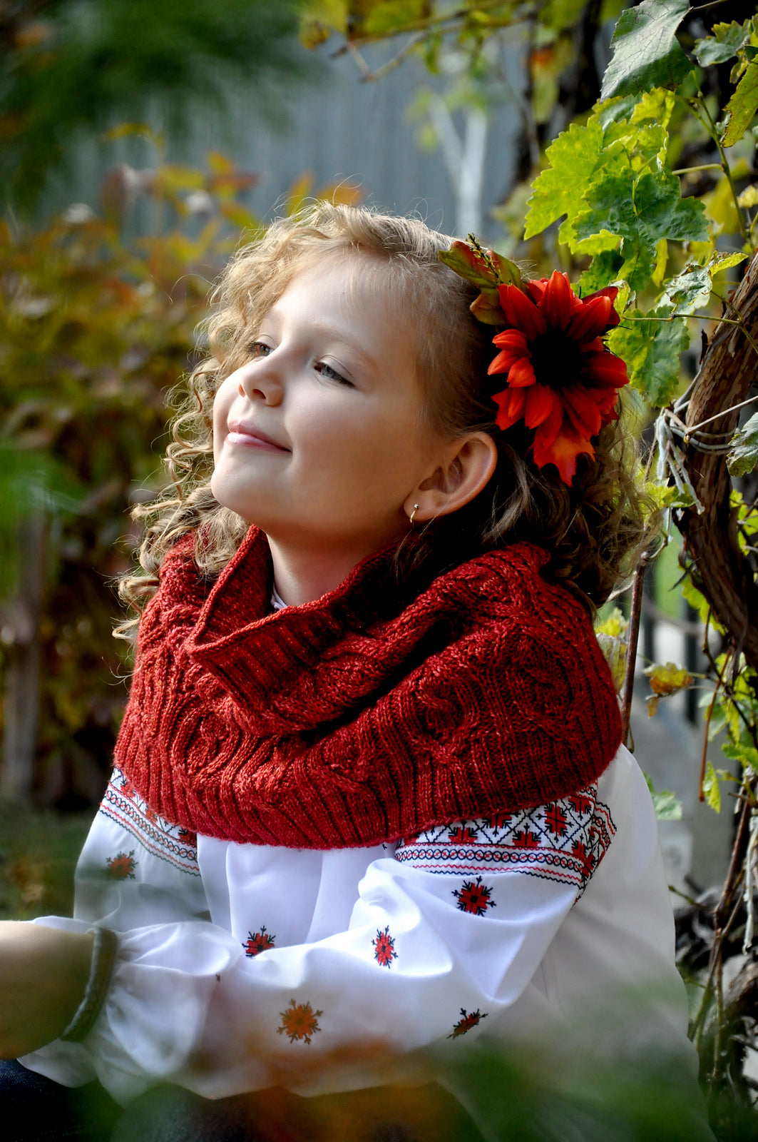 Опис вʼязання Fanciful Flower Snood