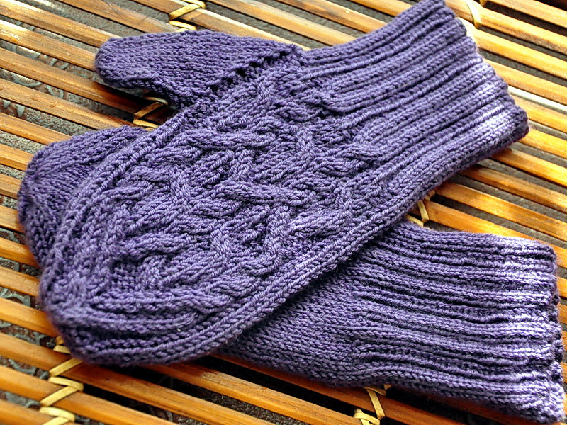 Опис вʼязання Autumn Whirlpool Mittens