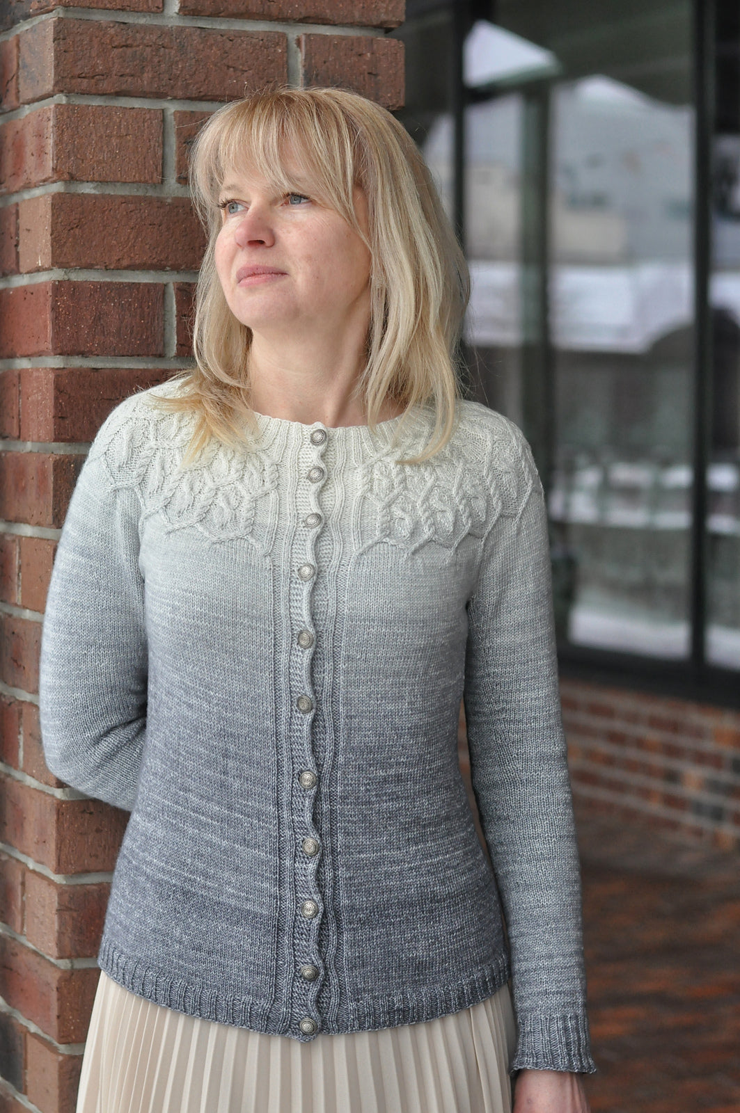 Опис вʼязання Ladie's Autumn Whirlpool Cardigan