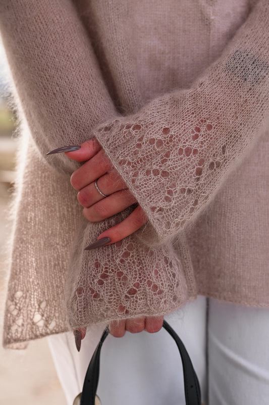 Mandry Roundtrip Pullover Knitting Pattern