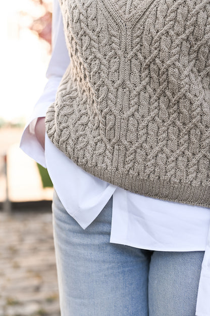 Опис вʼязання Vinca Vest