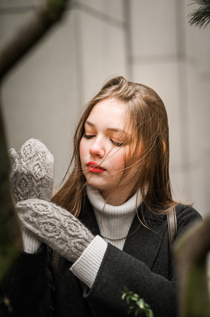 Old Town's Story Mittens Knitting Pattern