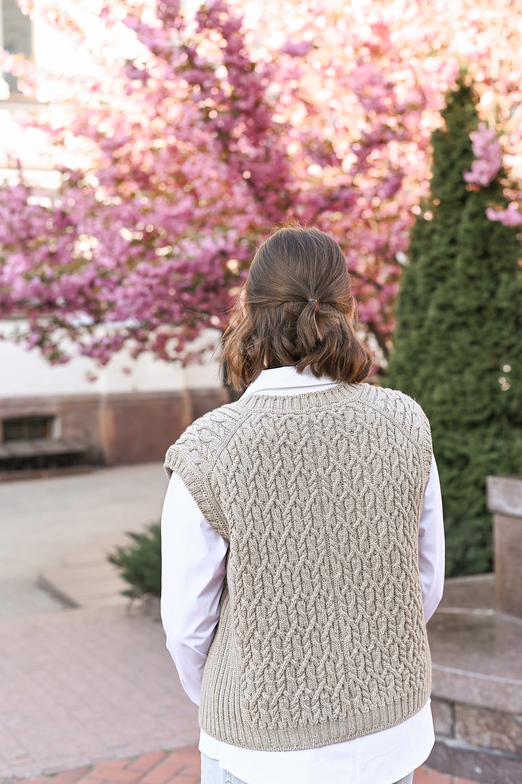 Опис вʼязання Vinca Vest