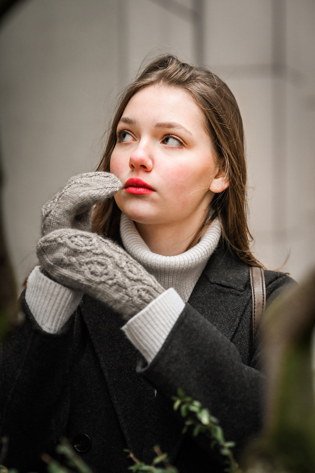 Old Town's Story Mittens Knitting Pattern