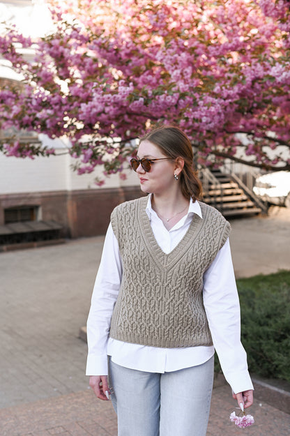Опис вʼязання Vinca Vest